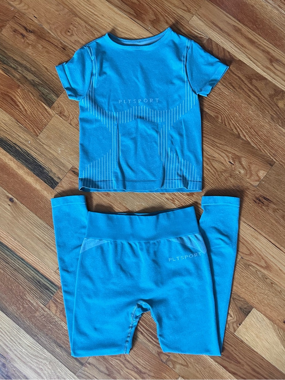 PrettyLittleThing Blue Activewear Set